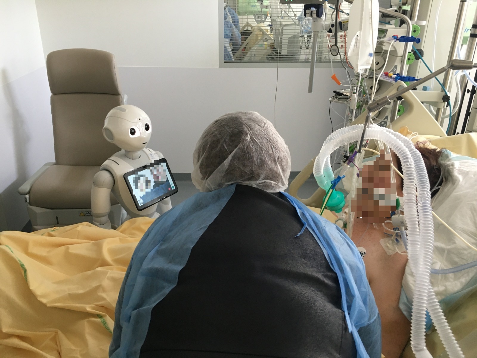Déploiement d'un robot Pepper dans la chambre d'une patiente