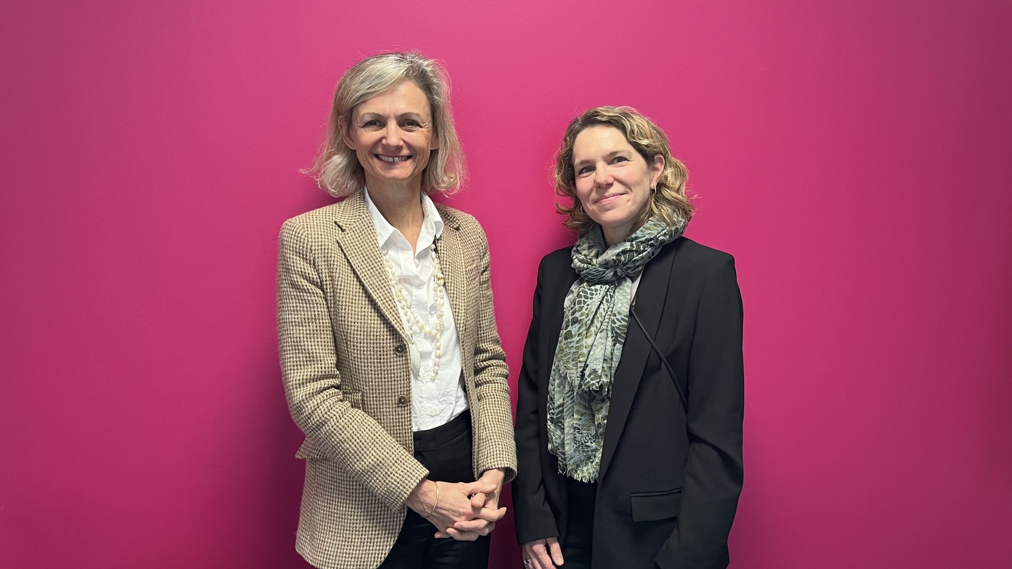 Corinne Blachier-Poisson (à gauche) ex-responsable du volet IA et santé du CSF-ITS et Hélène Chautard (à droite)